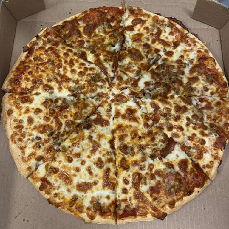 Lunch Menu: Pizza and Fresh Salads